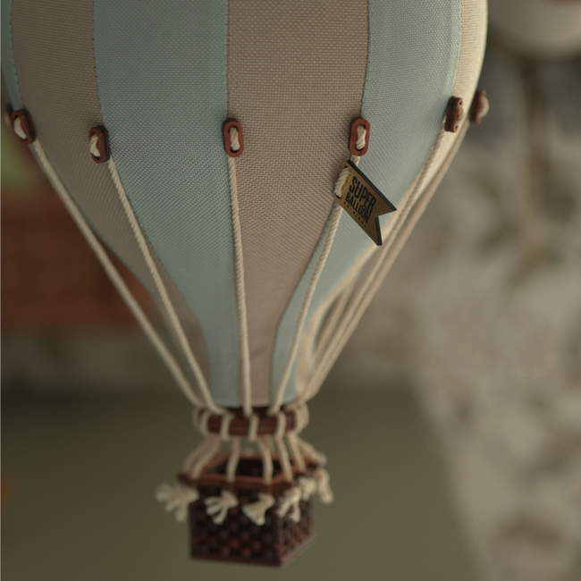 Decoratieve luchtballon maat L beige/lichtblauw – Handgemaakt accessoire van Super Balloon