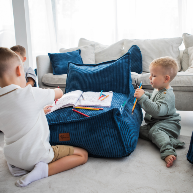 Kindersitzsack Corduroy Blau – handgefertigt, bequem und sicher