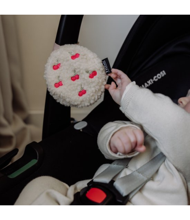 Comforter on the Go kersen – Knuffel met muziekdoosje voor onderweg