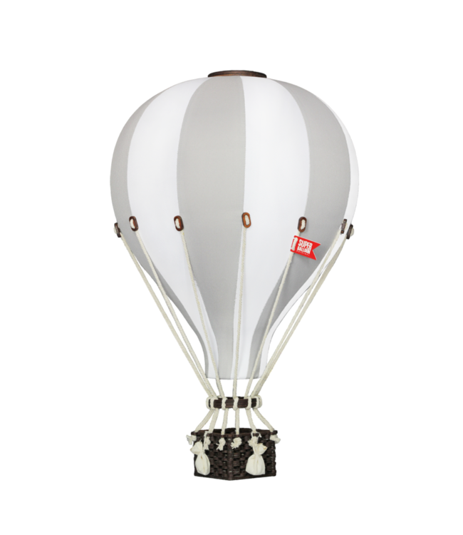 Luchtballon decoratie wit en lichtgrijs voor een sfeervolle kinderkamer