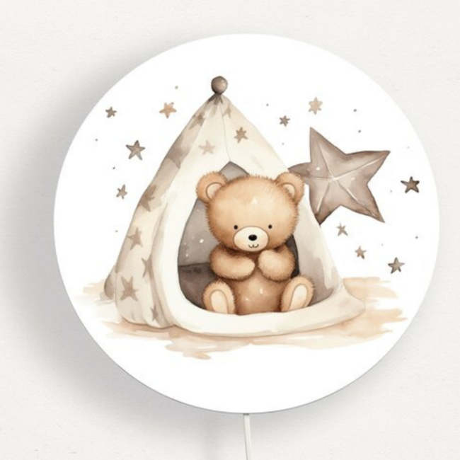 Runde Wandlampe – niedlicher Bär im Tipi für stimmungsvolles Kinderzimmer