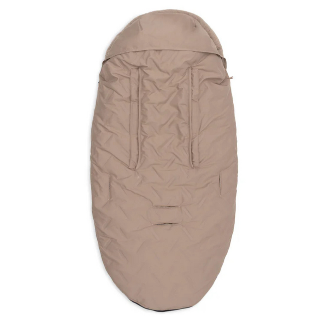 Zachte en stijlvolle voetenzak voor buggy of kinderwagen – Embossed Milky Coffee