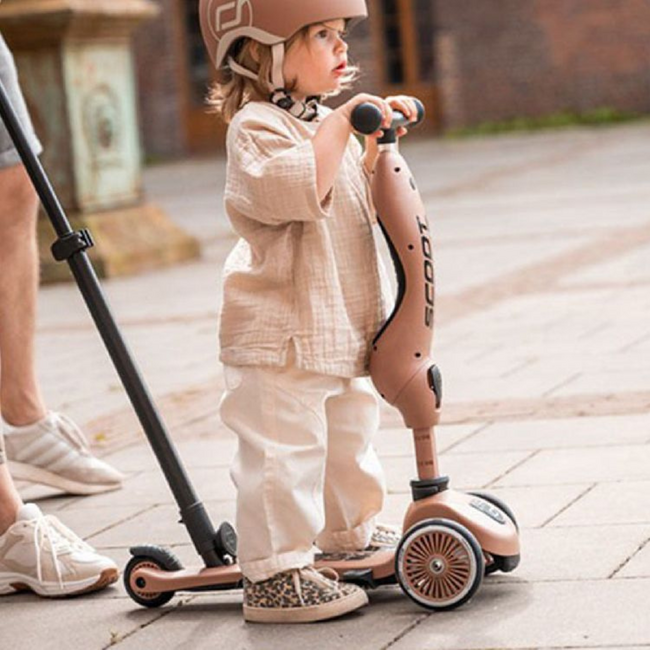 Trottinette 2-en-1 Highwaykick 1 Push & Go en Mocha – pousser et rouler, réglable et sécurisée
