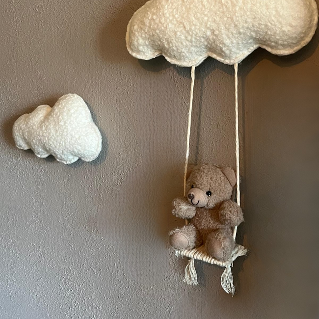 5-teiliges Wolkenset mit Bärchen auf Schaukel – süße Wanddekoration fürs Babyzimmer
