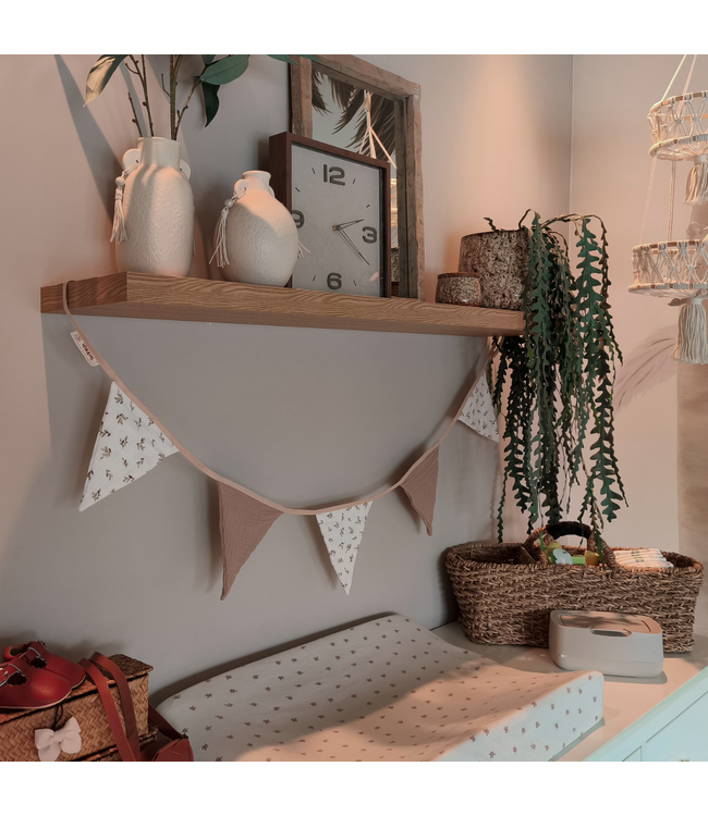 Handgemaakte stoffen vlaggenlijn Takjes – unieke kinderkamerdecoratie