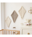 Handgemaakte teddy stof vlieger in taupe – zachte decoratie voor baby- en kinderkamer