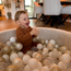Piscine à balles avec balles en velours côtelé beige – espace de jeu sûr et confortable pour enfants