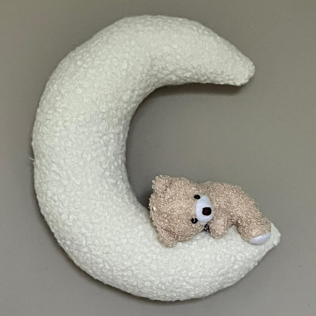 Wolken  mit liegendem Bär auf dem Mond – 4-teiliges Wanddekor für ein traumhaftes Kinderzimmer