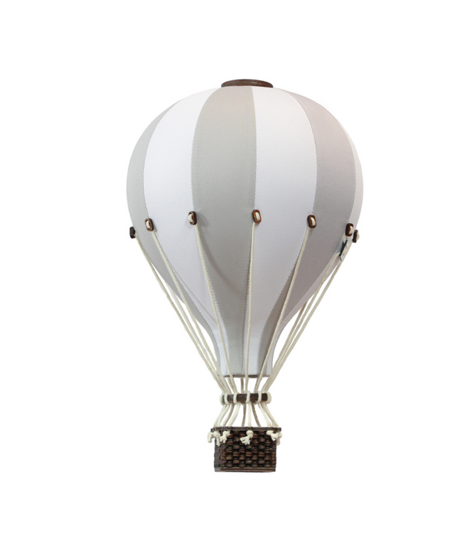 Luchtballon decoratie wit en lichtgrijs voor een sfeervolle kinderkamer