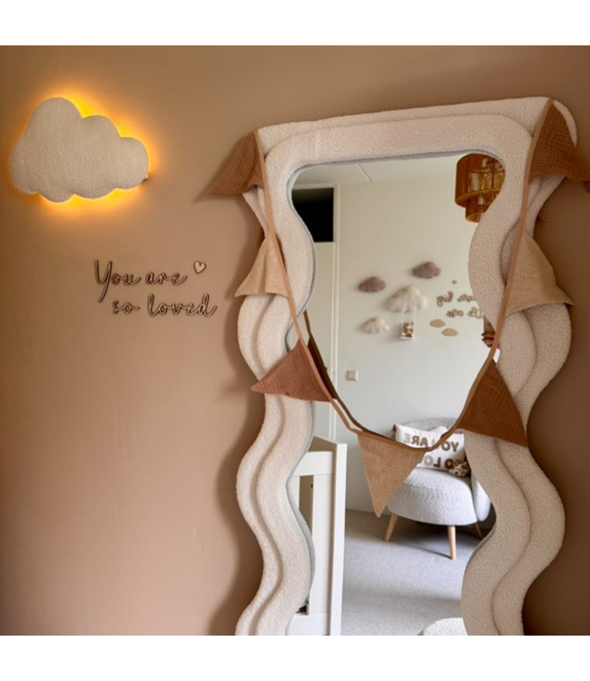 Handgemaakte stoffen vlaggenlijn beige – unieke kinderkamerdecoratie