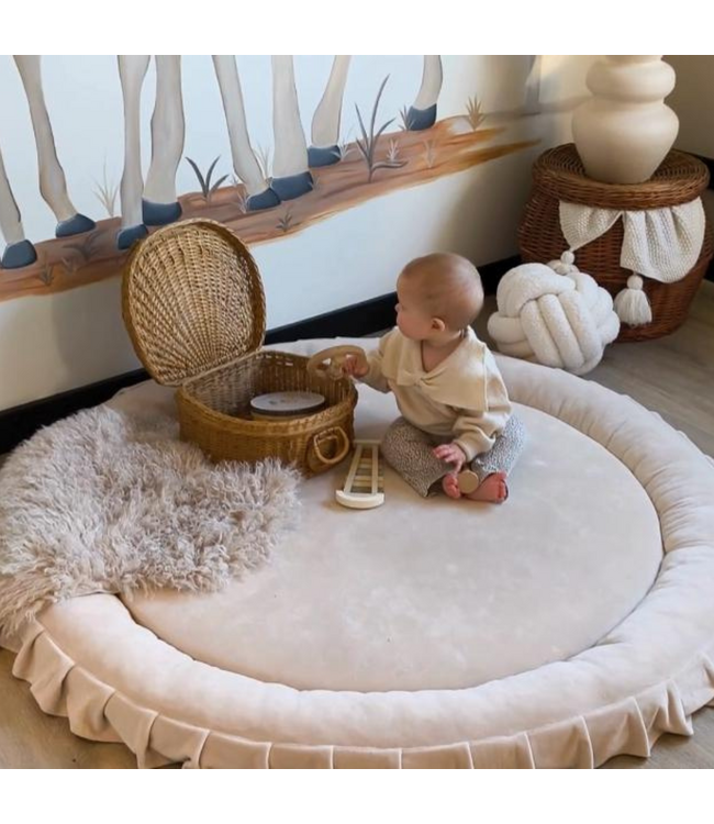 Luxe beige velvet speelnest – veilig en comfortabel speelplekje