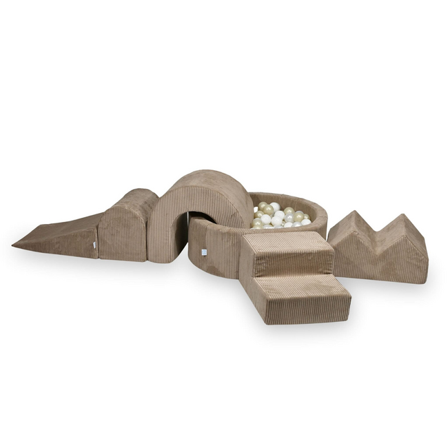 Set de jeu XL en tissu côtelé avec bac à balles et 5 blocs en mousse couleur toffee – doux, élégant et sûr pour le jeu