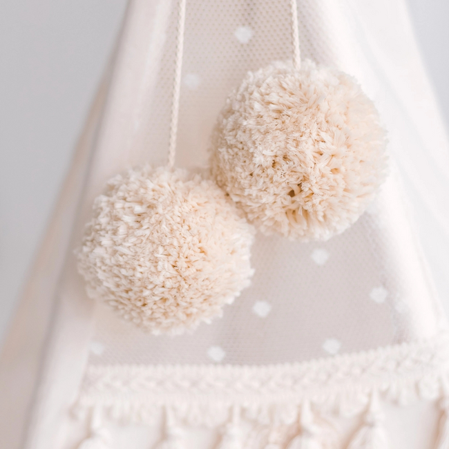 Dekorative Pompom-Tipi-Zeltspitze – Beige | Für ein verspieltes und gemütliches Kinderzimmer