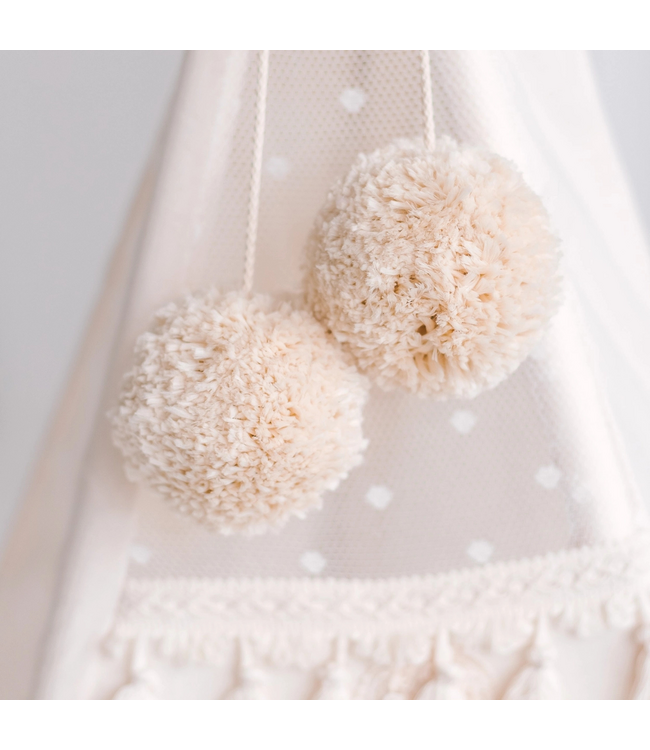 Decoratieve pompom tipi tent topper – Beige | Voor een speelse en gezellige kinderkamer