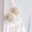 Sommet de tipi décoratif avec pompons – Beige | Pour une chambre d’enfant ludique et chaleureuse