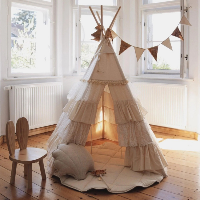 Teepee tent with playful fringes – Shabby Chic | Ecru | Cozy play corner for the kids’ room