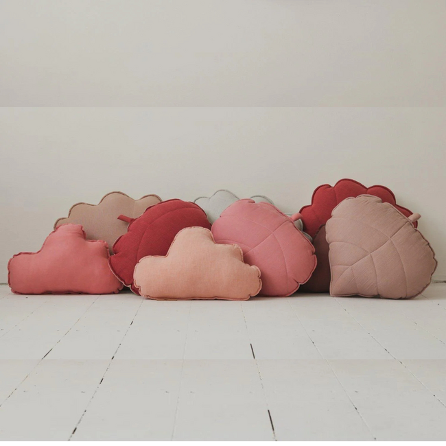 Wolkenkussen van linnen – Poeder roze | Zacht en stijlvol voor kinderkamer of speelhoek