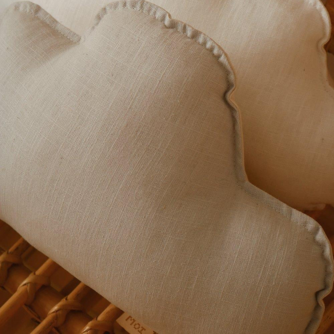 Coussin nuage en lin – Sand | Doux et élégant pour chambre d’enfant ou coin jeu