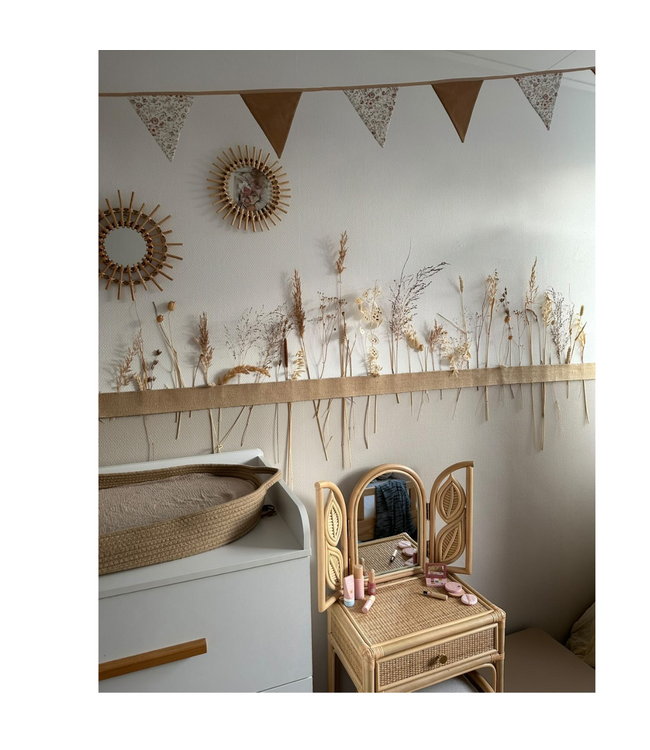 Handgemaakte stoffen vlaggenlijn beige – unieke kinderkamerdecoratie