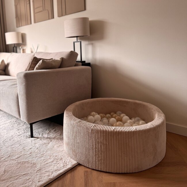Bällebad mit Corduroy-Bällen in Beige – sicherer und weicher Spielplatz für Kinder
