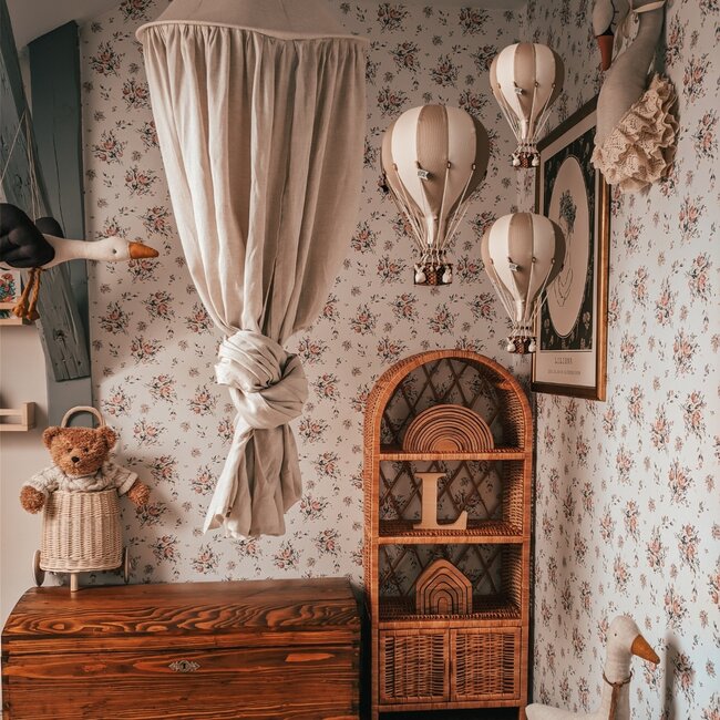 Montgolfière décorative taille S en beige et or – déco murale élégante pour la chambre d’enfant