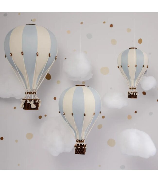 Decoratieve luchtballon in crème- en mintkleuren voor een sfeervol interieur