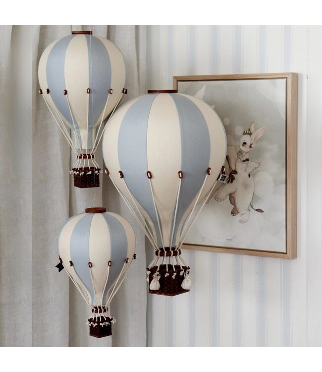 Decoratieve luchtballon in crème- en mintkleuren voor een sfeervol interieur