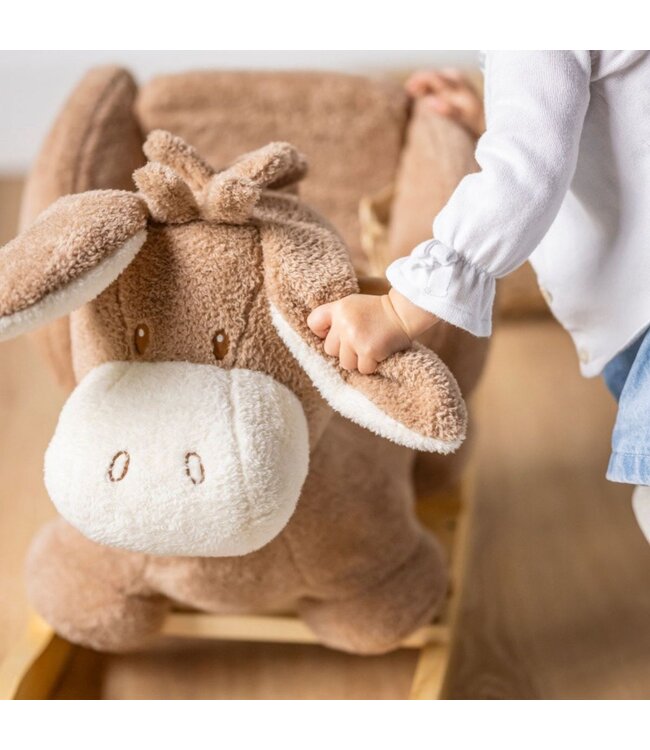 Hobbeldier ezel van teddy stof in beige – knuffelzacht en stevig hobbelplezier