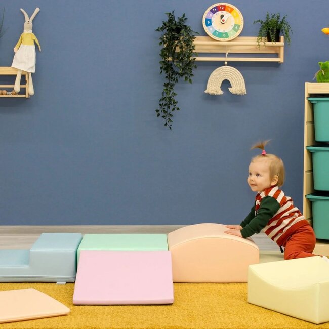 Foam play blocks Little Crawler – 7-piece set in soft pastel colours for crawling adventurers