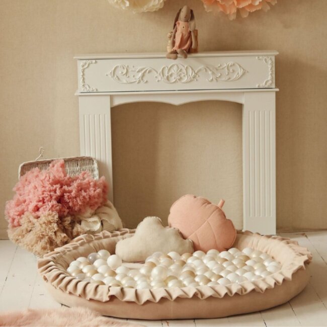 Luxe beige velvet speelnest – veilig en comfortabel speelplekje