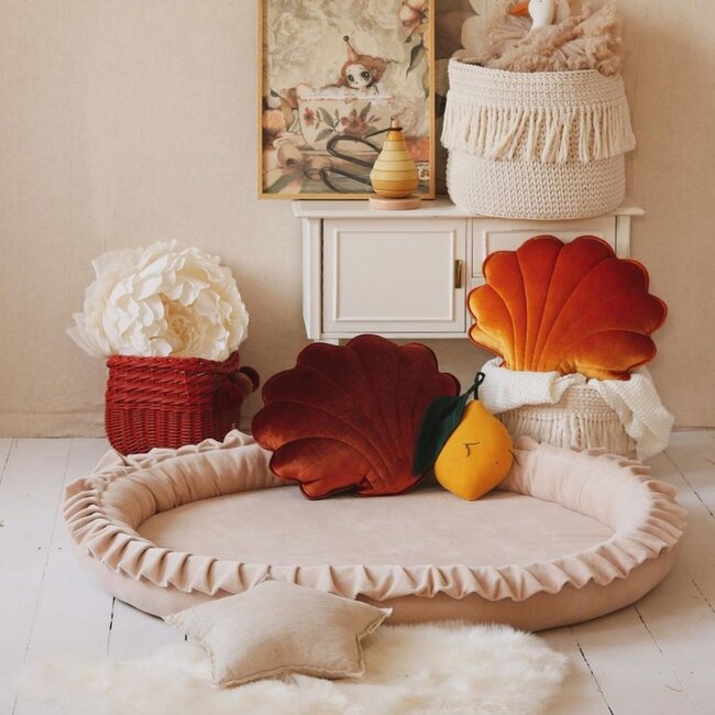 Luxe beige velvet speelnest – veilig en comfortabel speelplekje