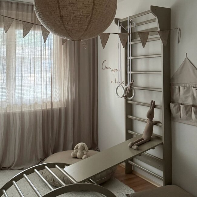 Houten klimwand en klimrek voor binnen – Beige afwerking