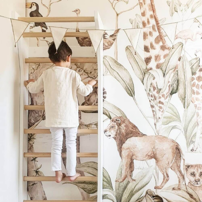 Étagère murale compacte et mini-structure d’escalade en bois, naturel et blanc