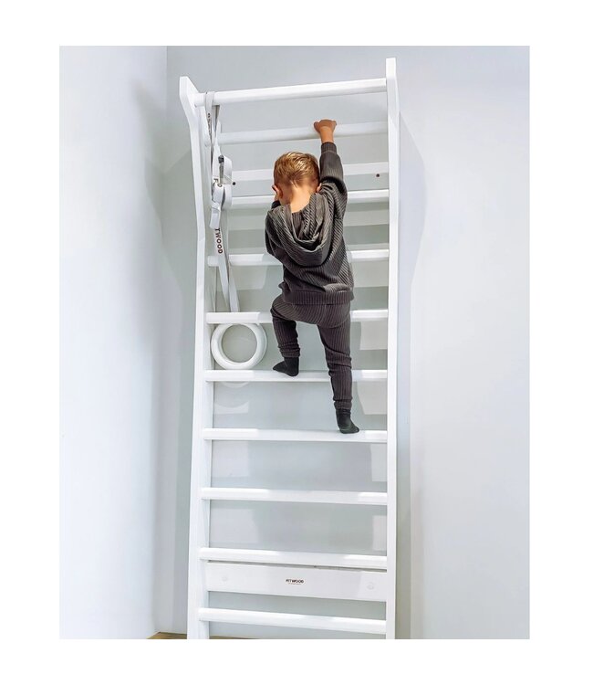 Compact houten wandrek en mini-klimrek in wit