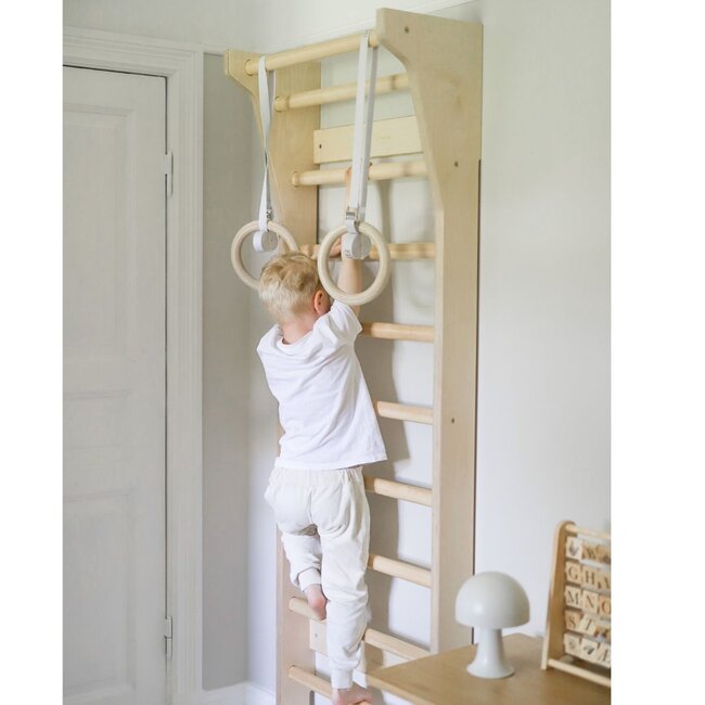 Mini-Turnringe aus Holz mit weißen Straps in Natur – Ideal fürs Spielen, Training und Motorikentwicklung