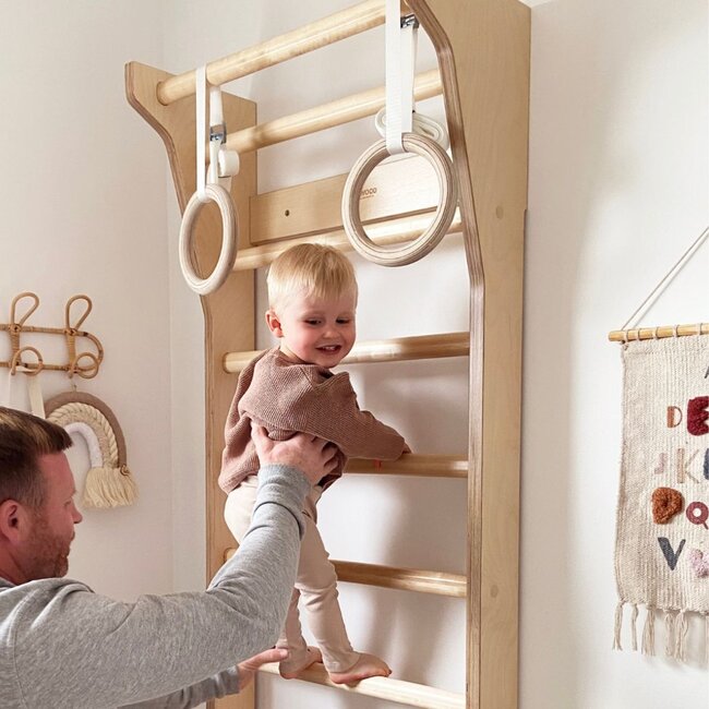 Mini-Turnringe aus Holz mit weißen Straps in White wash – Ideal fürs Spielen, Training und Motorikentwicklung