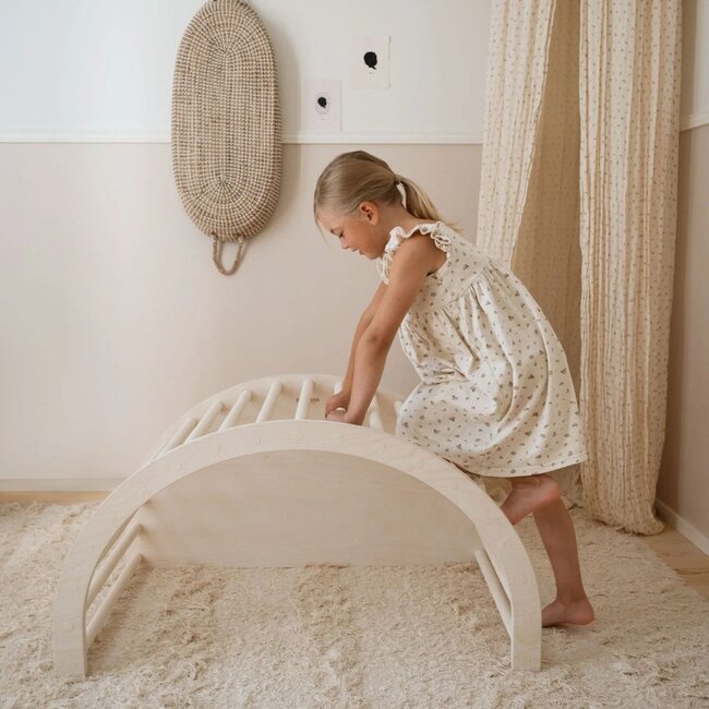 Houten klimboog in naturel – Veilig klimmen en spelen voor kinderen