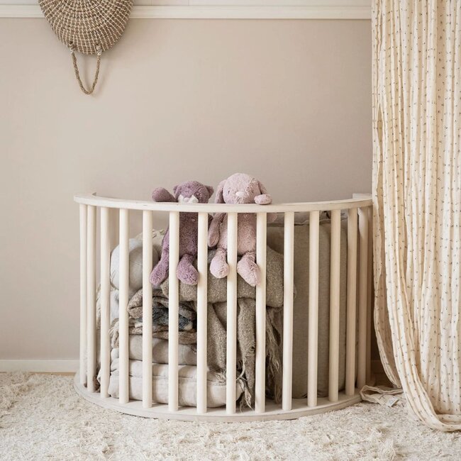 Wooden climbing arch in natural finish – Safe climbing and play for children