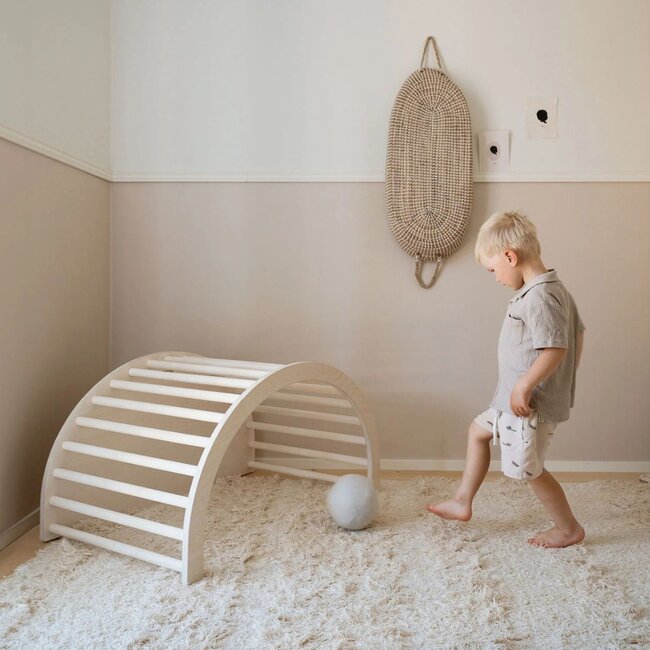 Houten klimboog in naturel – Veilig klimmen en spelen voor kinderen