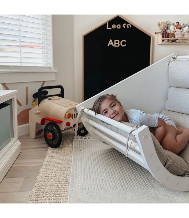 Houten klimboog in naturel en wit  – Veilig klimmen en spelen voor kinderen