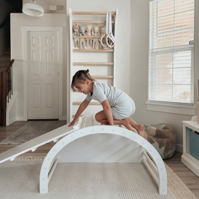 Wooden climbing arch in white finish – Safe climbing and play for children