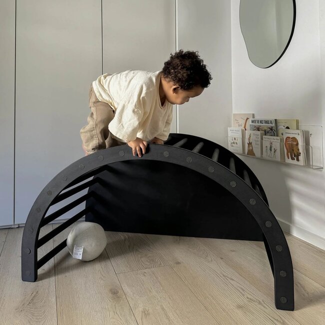 Wooden climbing arch in black finish – Safe climbing and play for children