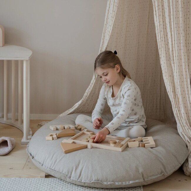 Vloerkussen Lempi in sand – Comfortabel en stijlvol zit- en speelcomfort
