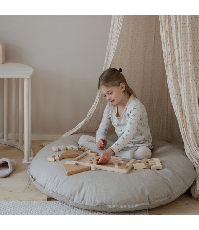 Vloerkussen Lempi in sand – Comfortabel en stijlvol zit- en speelcomfort