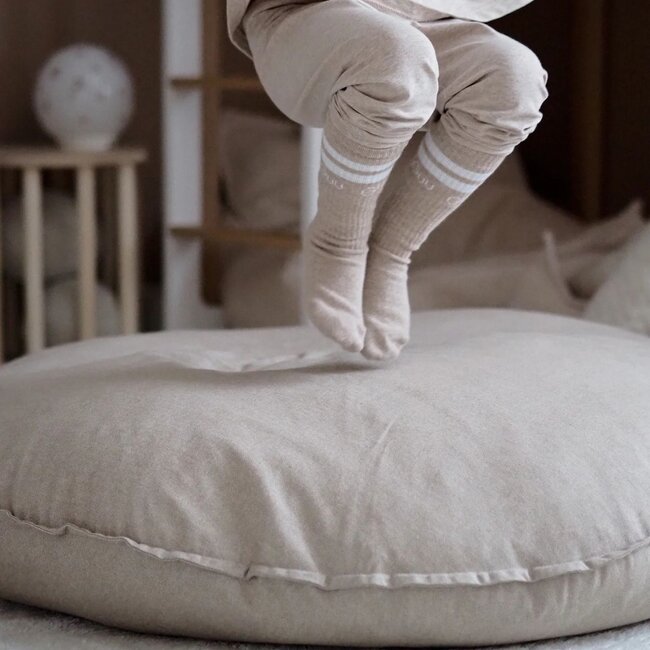 Vloerkussen Lempi in sand – Comfortabel en stijlvol zit- en speelcomfort