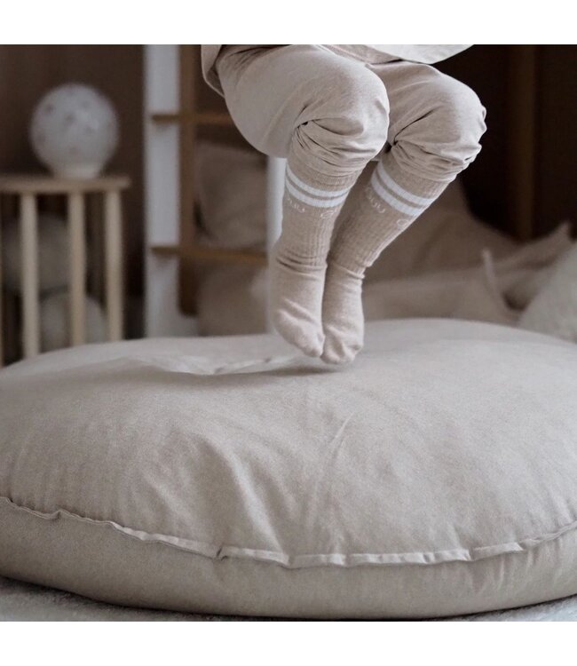 Vloerkussen Lempi in sand – Comfortabel en stijlvol zit- en speelcomfort