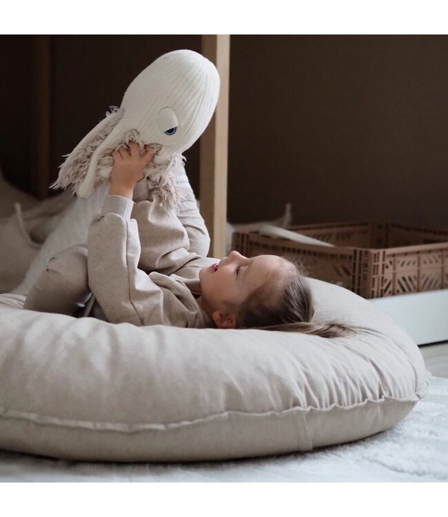 Vloerkussen Lempi in sand – Comfortabel en stijlvol zit- en speelcomfort