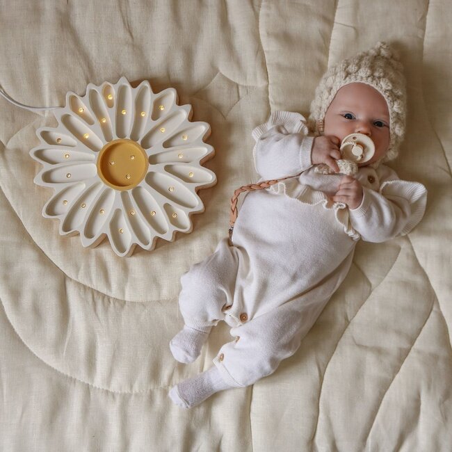 Lampe fleur en bois blanc – éclairage chaleureux et fait main pour chambre d’enfant ou intérieur