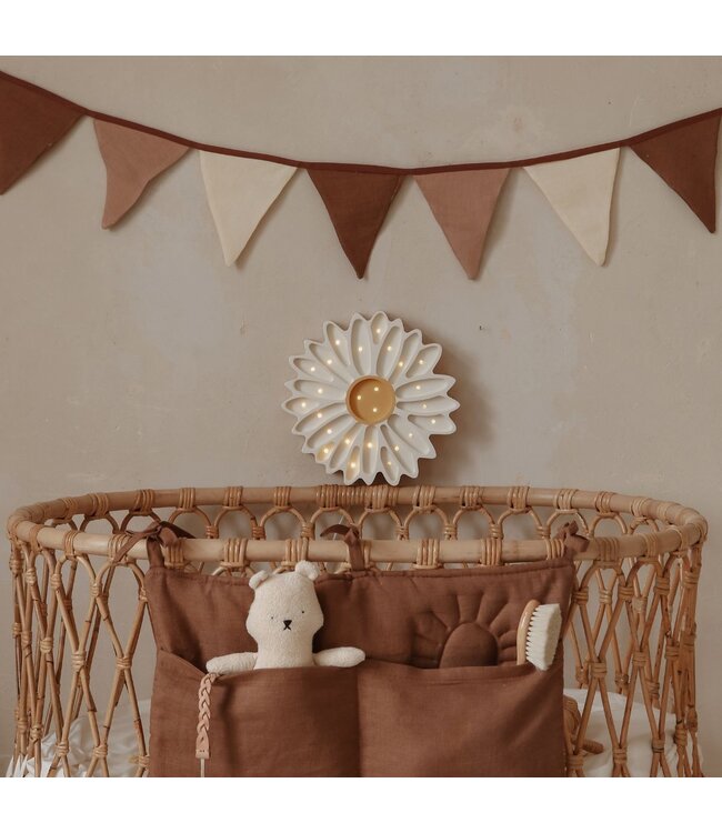 Houten bloem lamp in wit – sfeervolle, handgemaakte verlichting voor kinderkamer of interieur