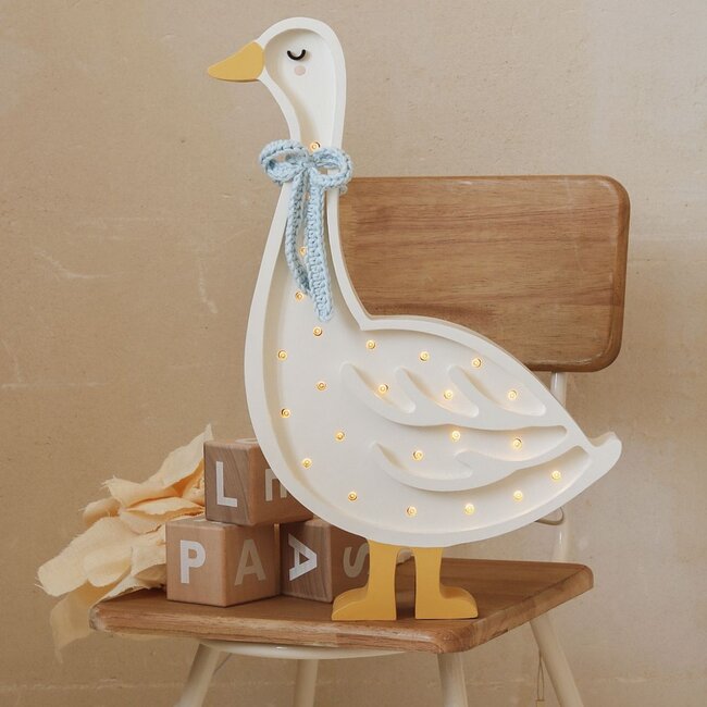 Lampe oie en bois blanc avec nœud bleu – éclairage chaleureux et fait main pour chambre d’enfant ou intérieur